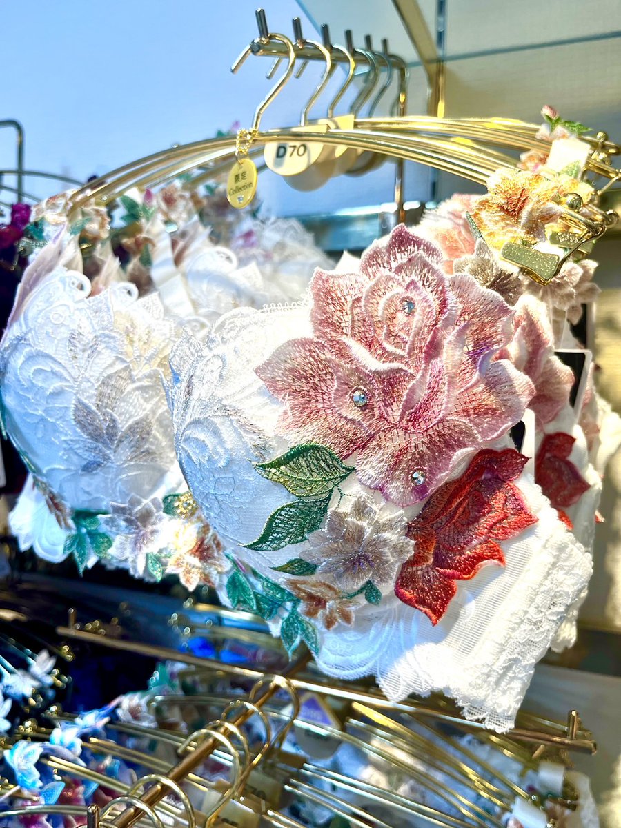 サルート♡店舗限定09シリーズ 大変好評をいただいております