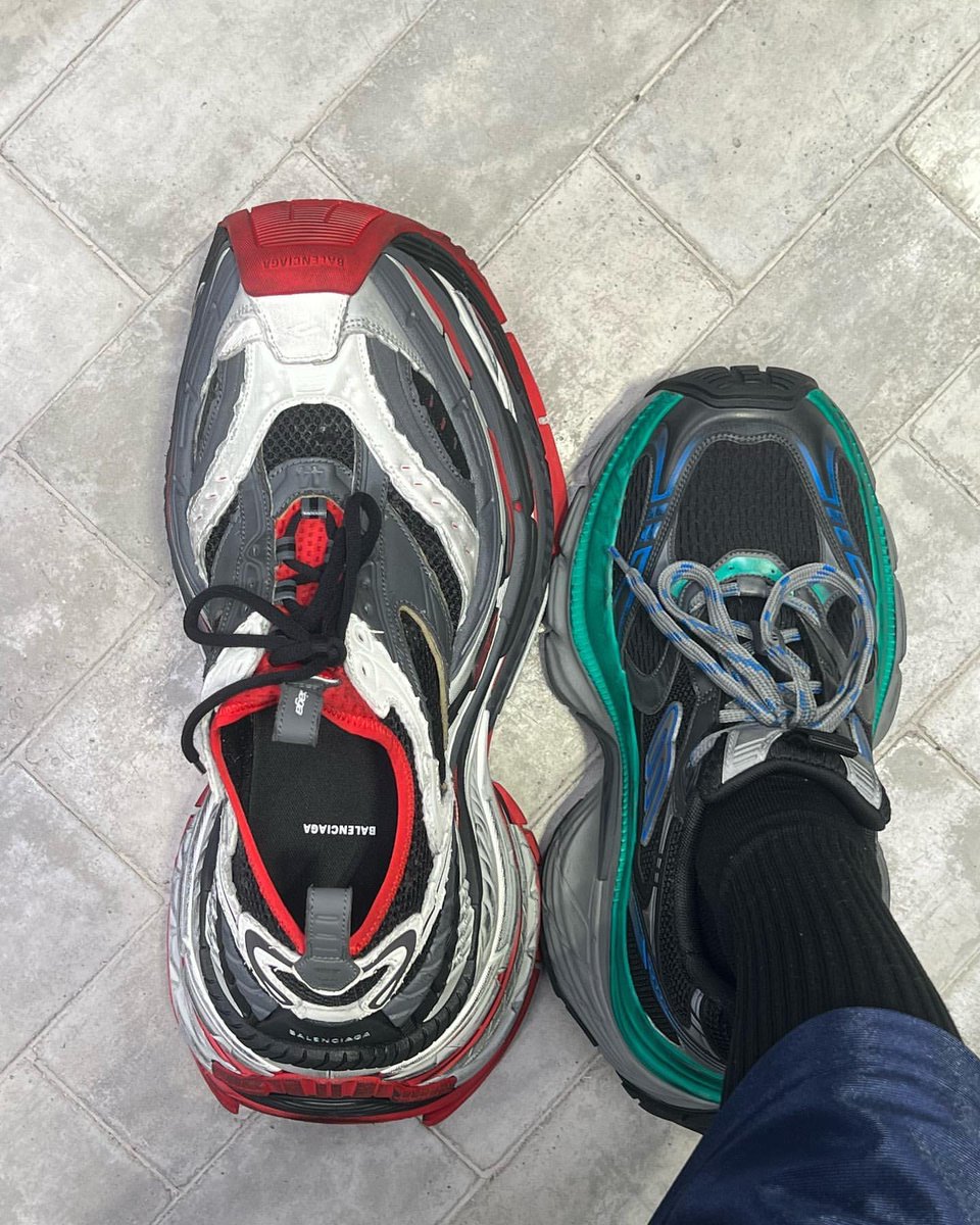 Balenciaga 16cmのプラットフォームソール新作スニーカーがデカすぎる