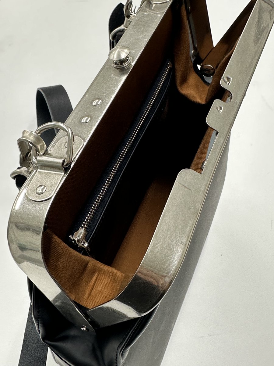 いよいよ最終週ですね。僕もできるだけ在廊しようと思います。新作の