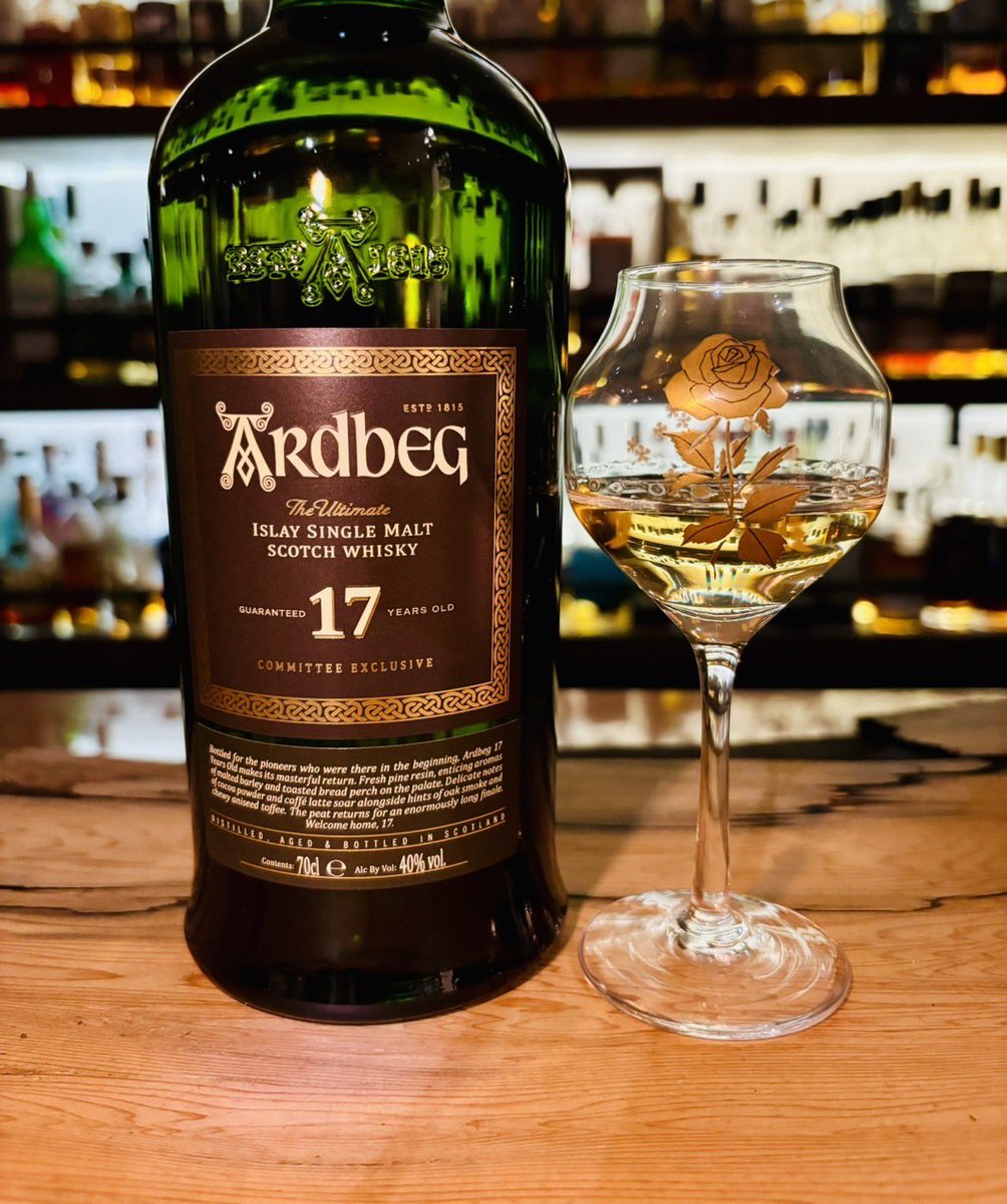 アードベッグ17年 The Legends Returns を入荷いたしました。 1815年に