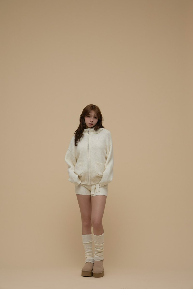 Bruna hood set up color white/gray ¥19,800-tax in ふんわりと肌触り