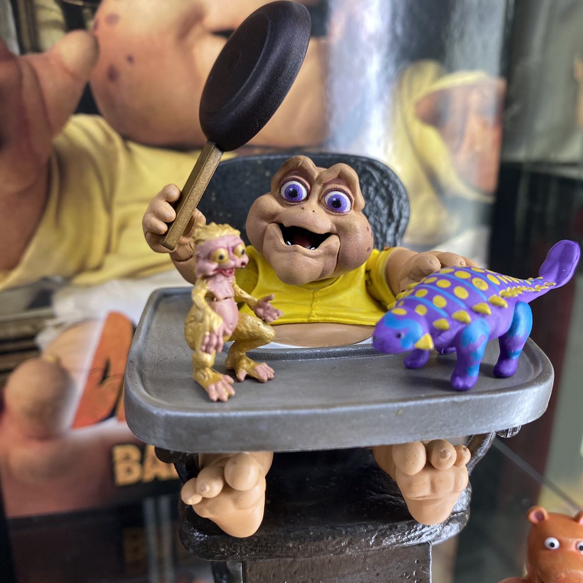 2階売場に新入荷🎵 #NECA 「恐竜家族 アルティメット 7インチ