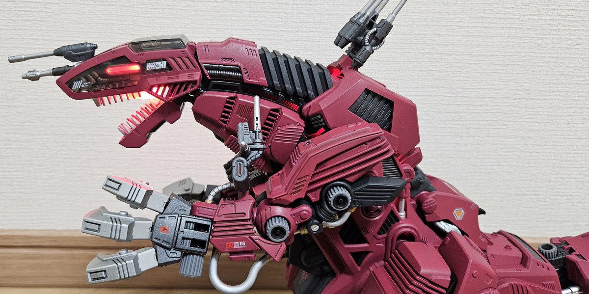 というわけでめちゃくちゃ楽しみだったAZデスザウラーを塗装して