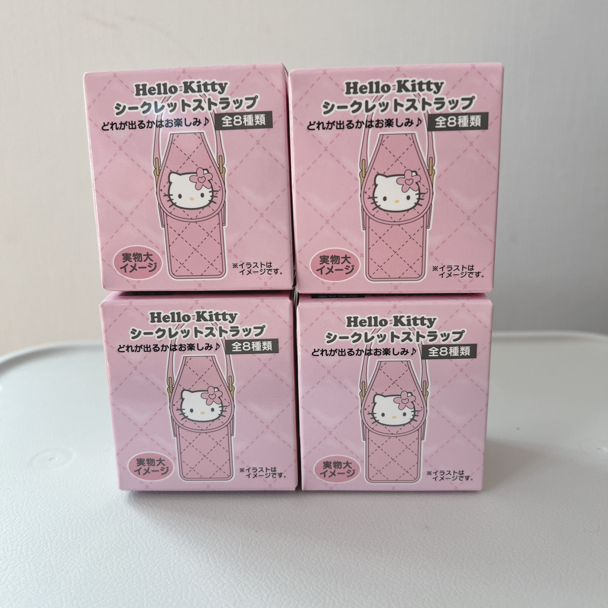先週発売の「ハローキティ シークレットストラップ」たまたま店舗で