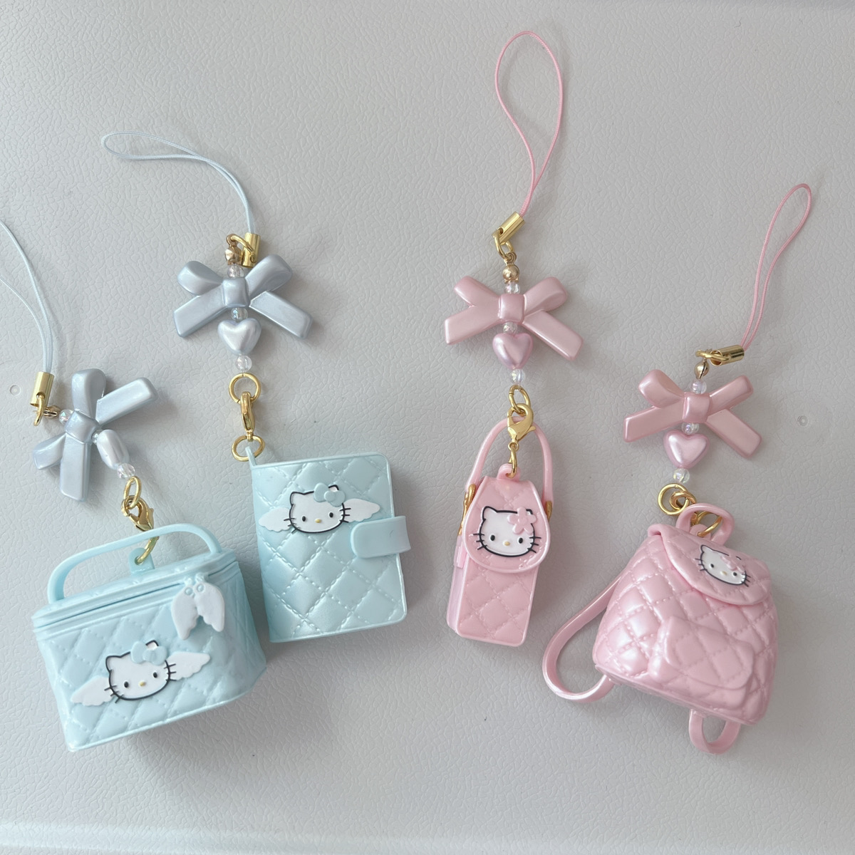 先週発売の「ハローキティ シークレットストラップ」たまたま店舗で