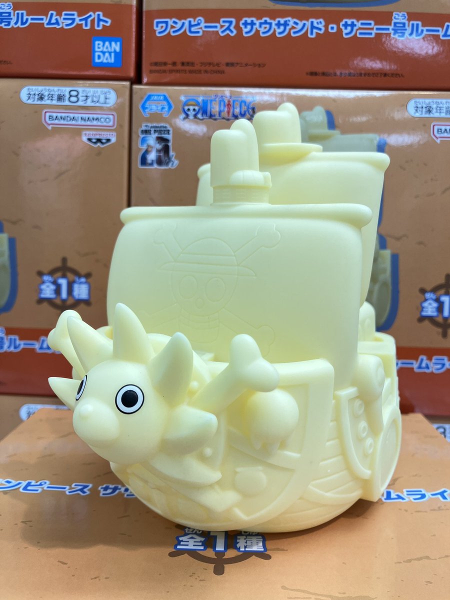 ワンピースから サウザンド・サニー号ルームライトが入荷致しました