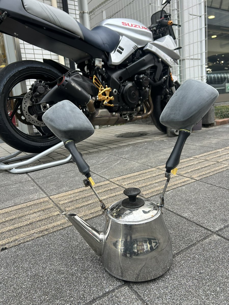 XSR900GP 用ミラー移設キット「ミラステ」なぜかまだメチャクチャ売れ