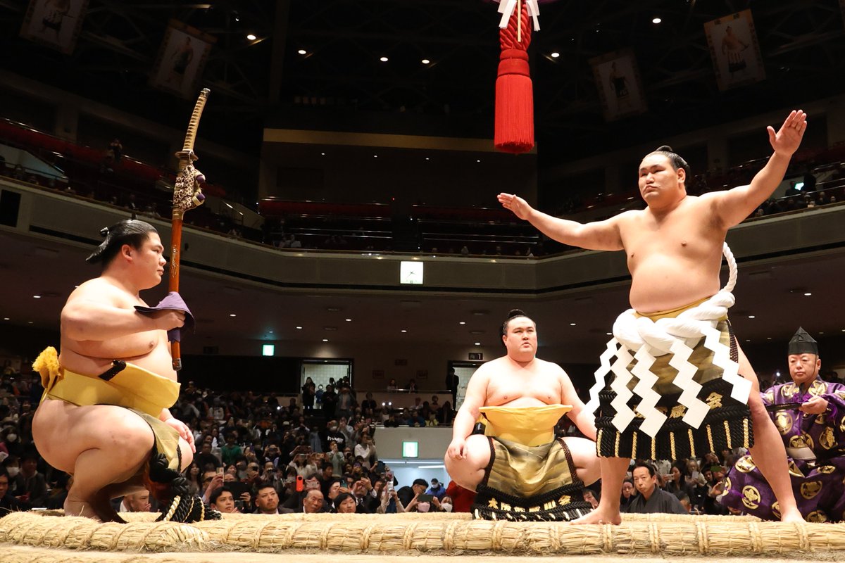 德勝龍引退千田川襲名披露大相撲＞ 横綱土俵入り。 新横綱豊昇龍が