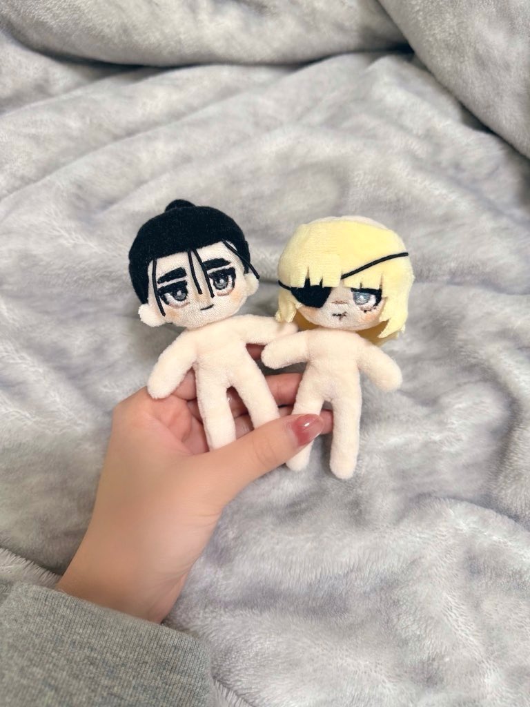 オクジーくんとバデーニさんのぬいできた☺️ 服も作るからね… 型紙は