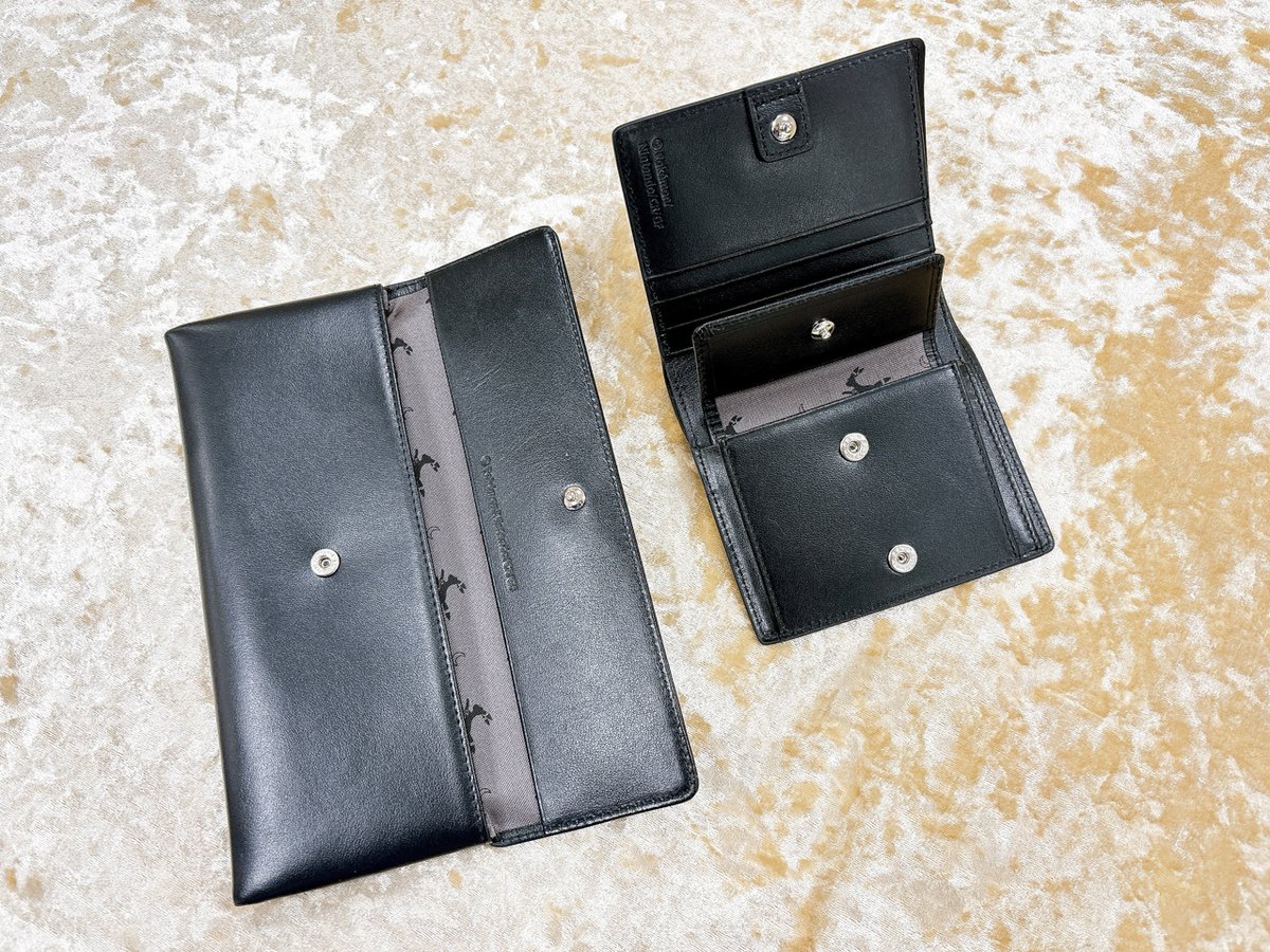 イタリアンレザーの #ポケモン グッズが登場！ 漆黒の本革とワン