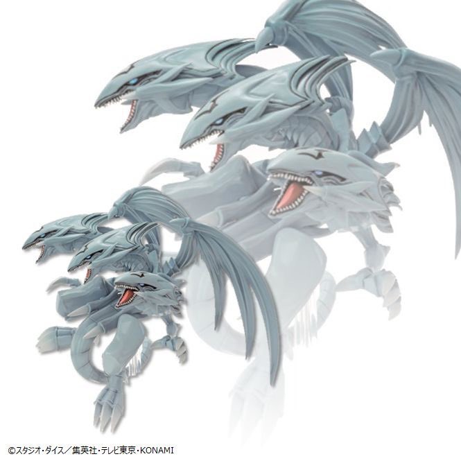 青眼の究極竜』 ブルーアイズアルティメットドラゴン 大迫力の