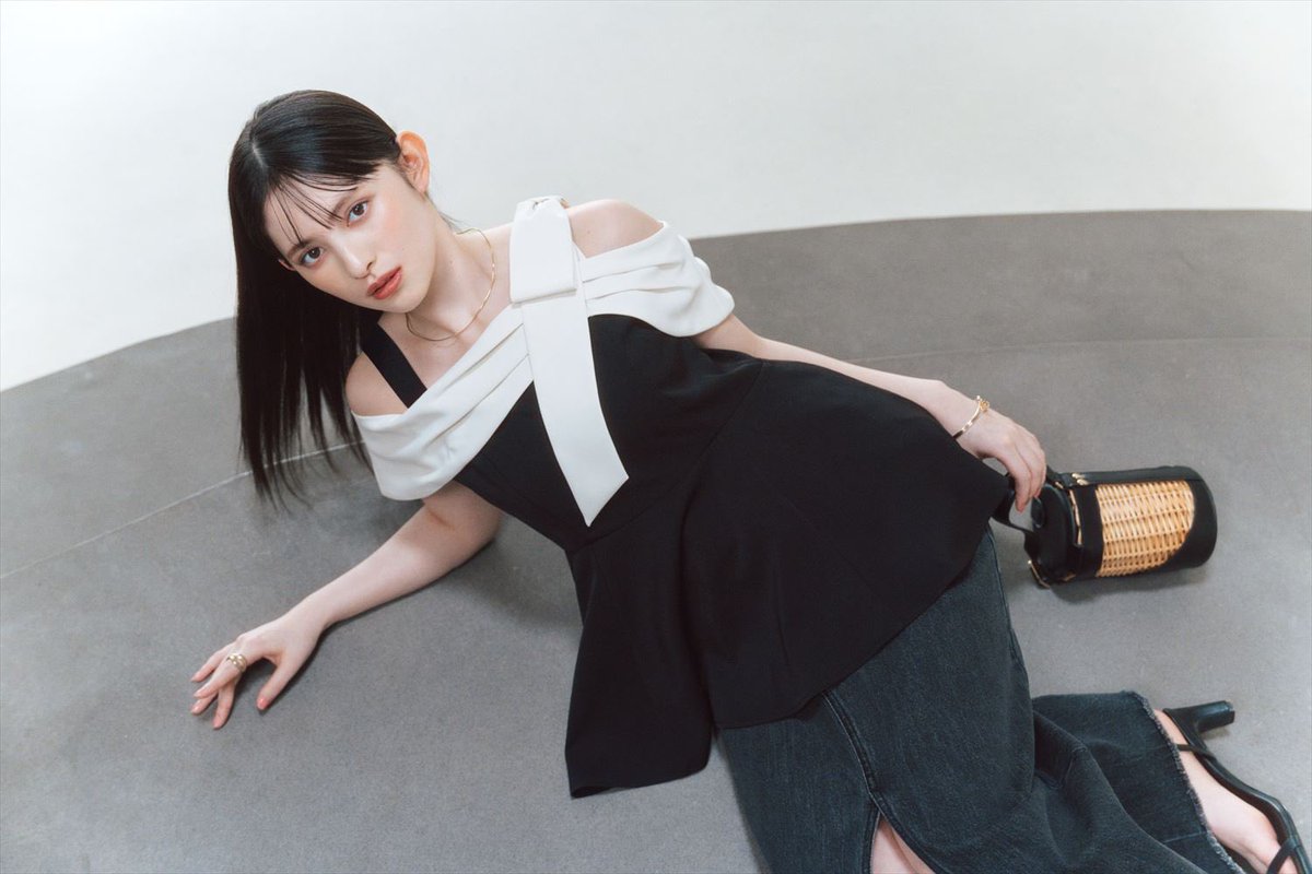 Recommend item <オフショルリボンペプラムトップス> ¥16,500(tax in