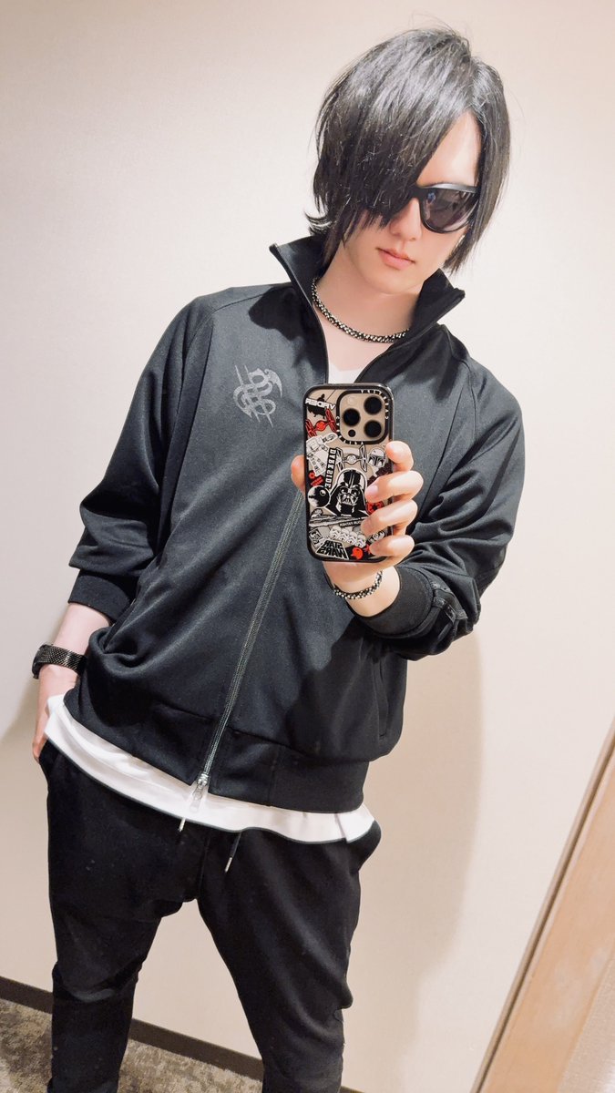 今回の聖飢魔IIはジャージが一番買いだな これなら職場でも着れそう