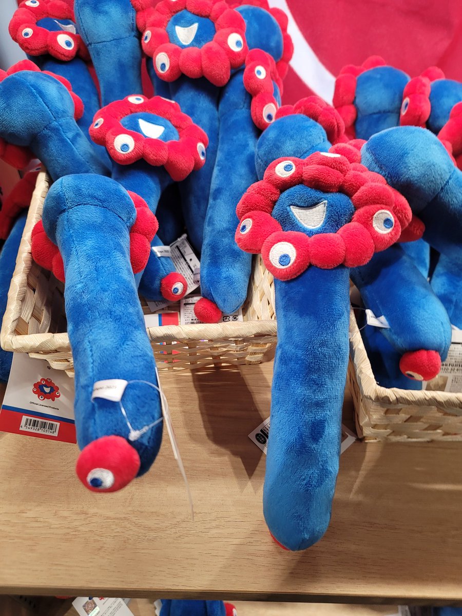 もっちりぬいぐるみ 横 より 小さめサイズのミャク様は ロールお手玉