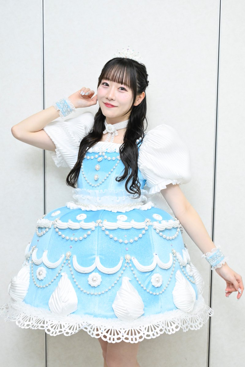新衣装 解禁】 ケーキ衣装🎂3️⃣・:*+. 🩵真中まな （Mana Manaka