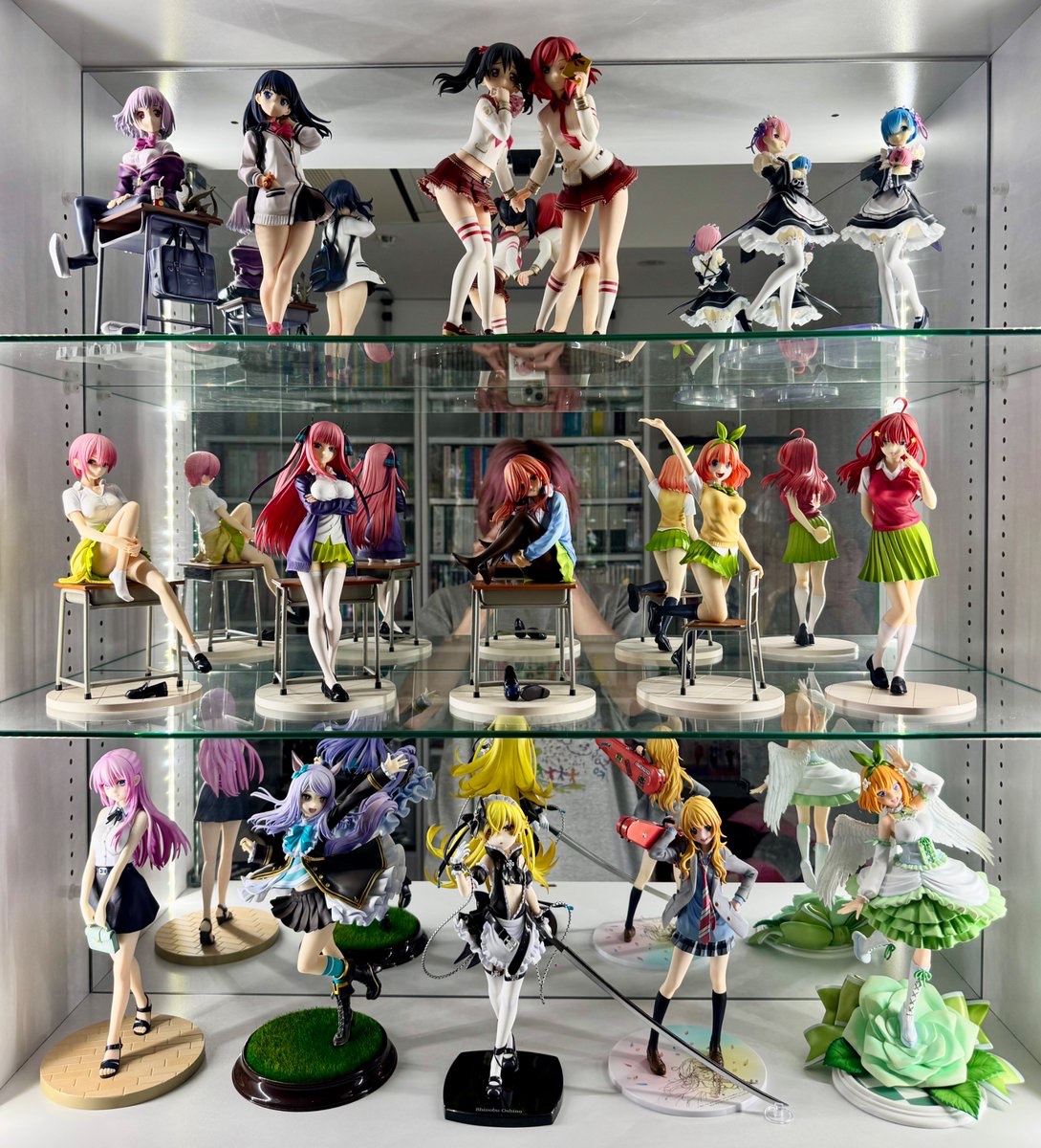 特にお気に入りの棚たち！ 今日作った、パワーちゃん、フリーレンフェ