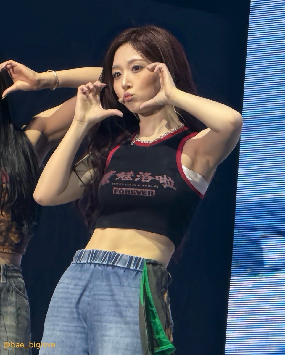 250601 へウォン🐻‍❄️ 可愛いお顔と腹筋にぐさっ💘 #NMIXX #엔믹스