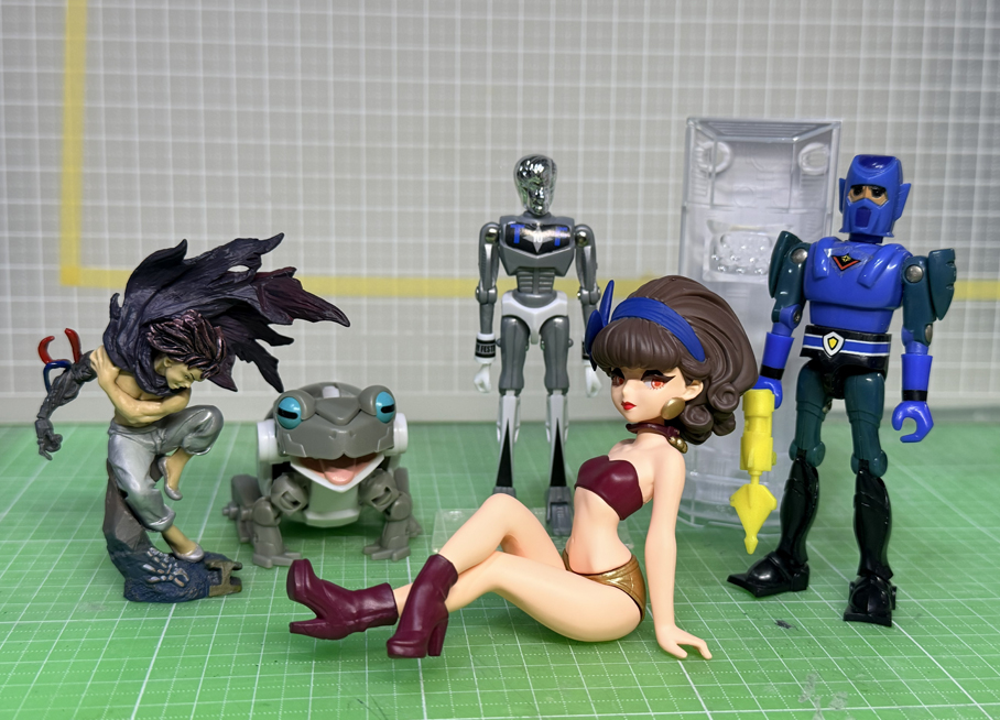 ワンフェスからの荷物が届いたのでワンフェスで買ったガレージキット