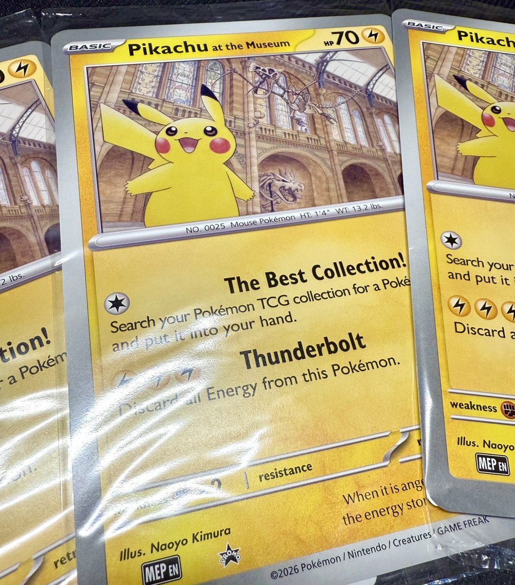 Pikachu at the museum 博物館 ピカチュウ プロモ ロンドン Pikachu at