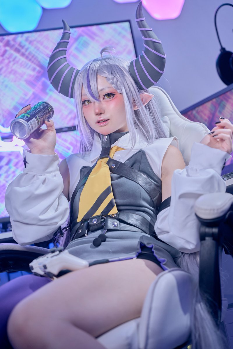 コスプレ/ホロライブ ラプラス・ダークネス🛸💜 photo @ya_su0707