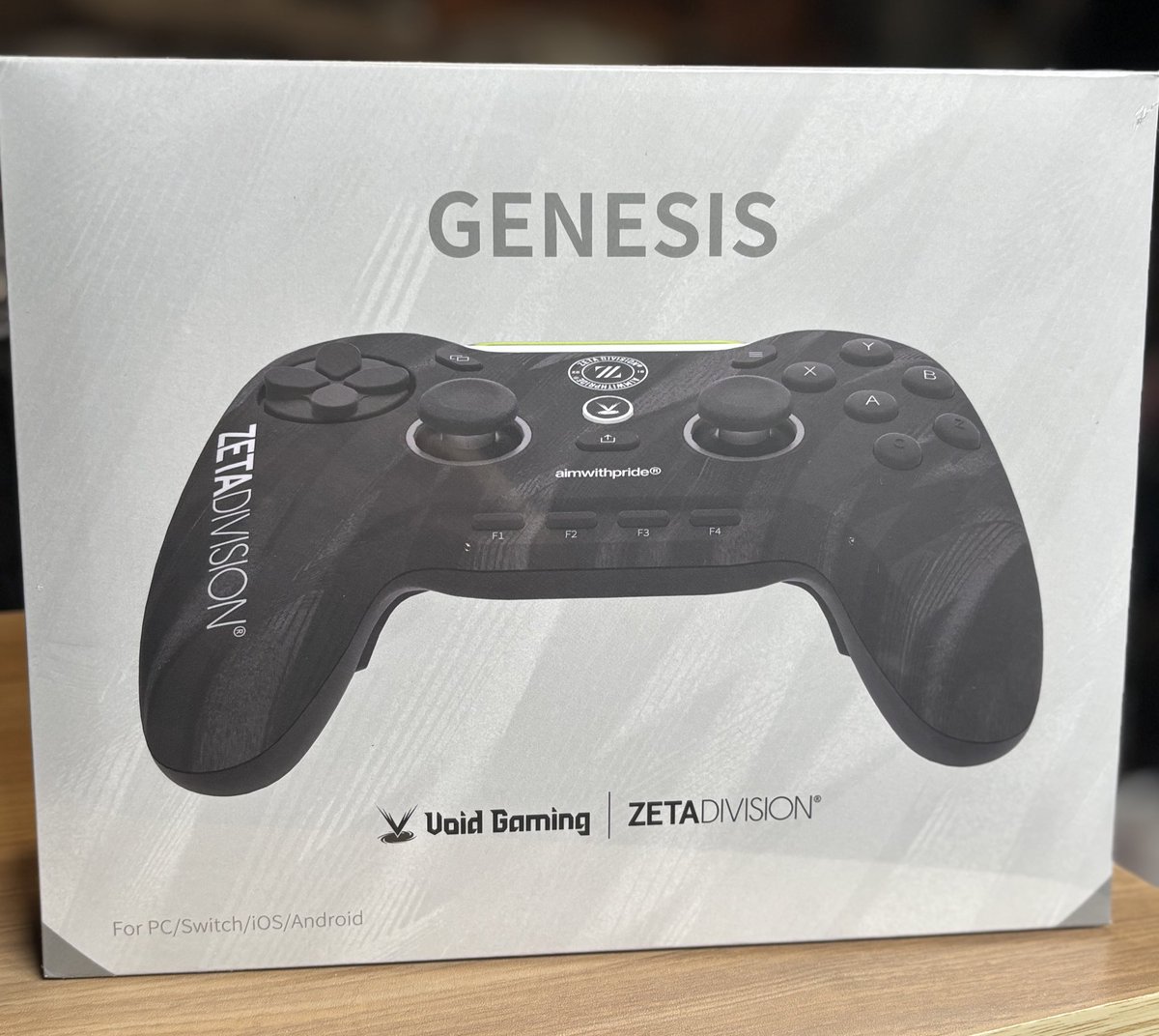 VOID GAMING様から「Void GENESIS x ZETA DIVISION」コントローラーを