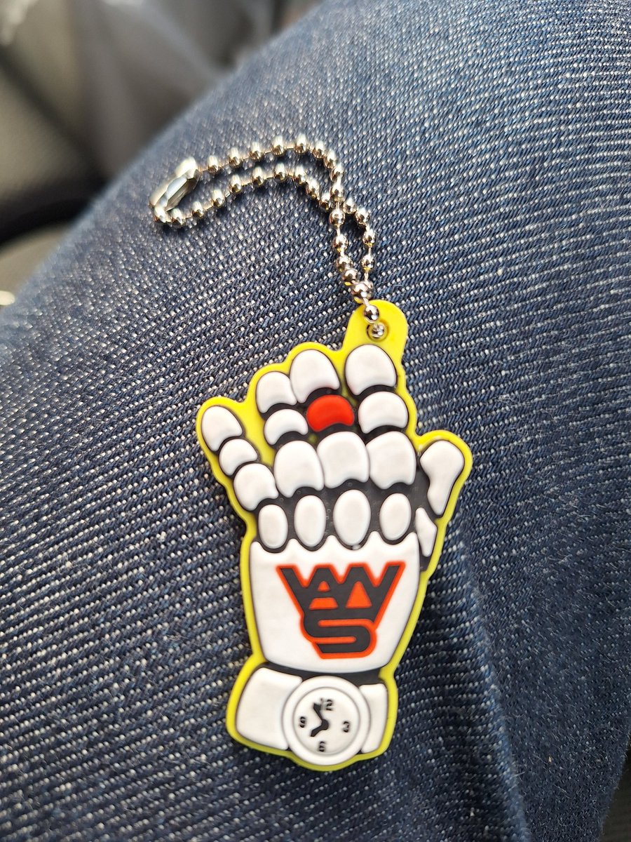 先程のVAWS限定品と思われるラバーボールチェーンを某コンビニに預け