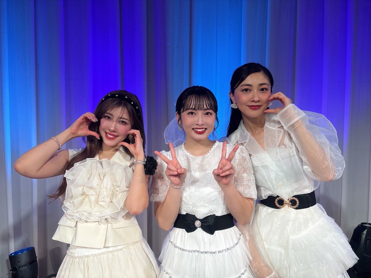 3/3のデビュー日に今年も3人で生配信を行います💙💜💚 面白い配信に