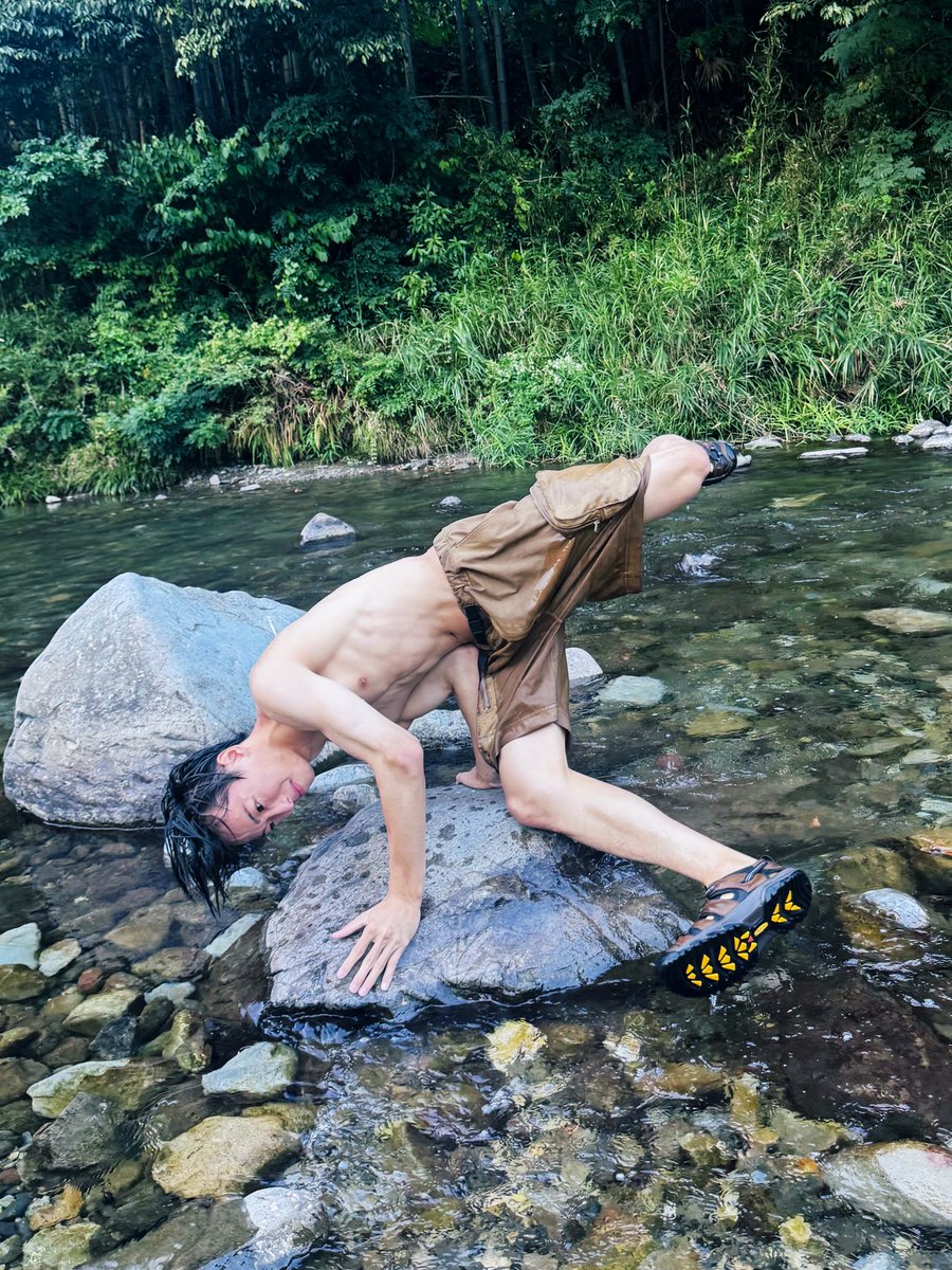 写真集発売まであと8日🏞️