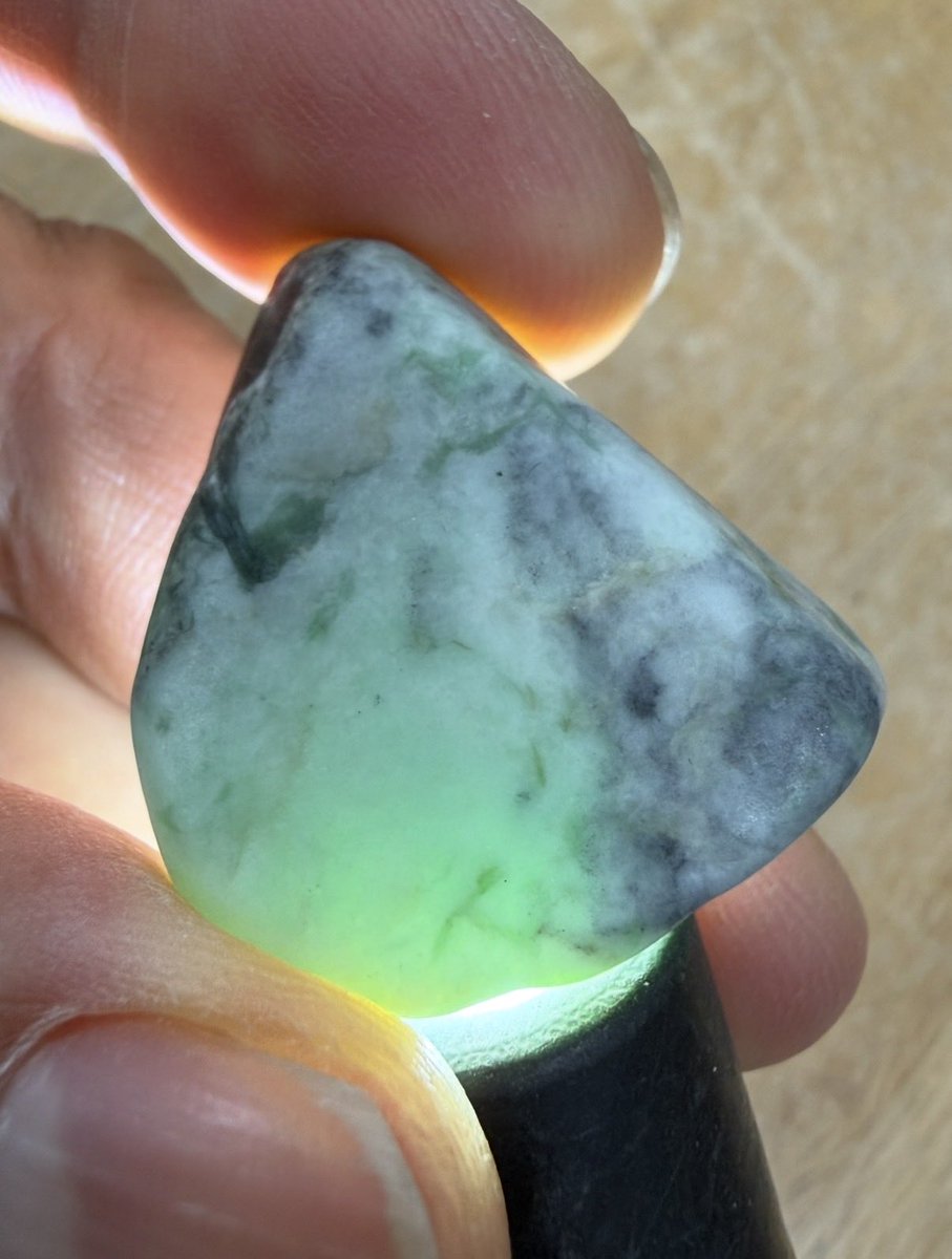 お客さんがゲット‼️ こちらの方は今回素敵な翡翠を拾われました