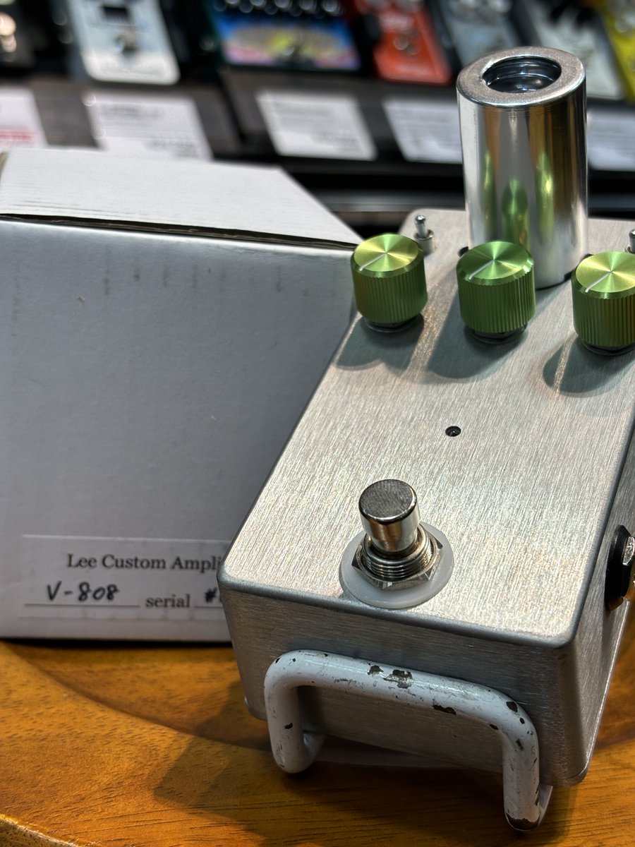 Lee Custom Amplifierより『V-808』をご紹介📢 筐体にそびえる真空管