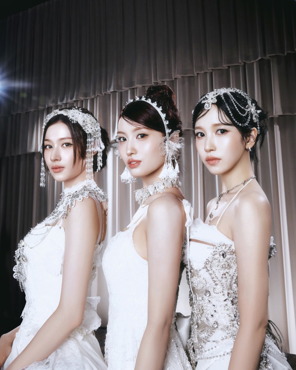 📢#MISAMO『#PLAY』まだまだ売れてます📢 タワレコ特典🎁 クリアトレカ