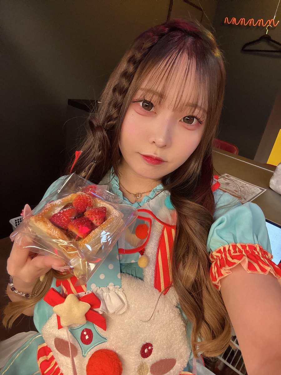 いんぱーく！🍫 19-25 この手に持ってるやつ作りました✨ 受け取りに来て〜