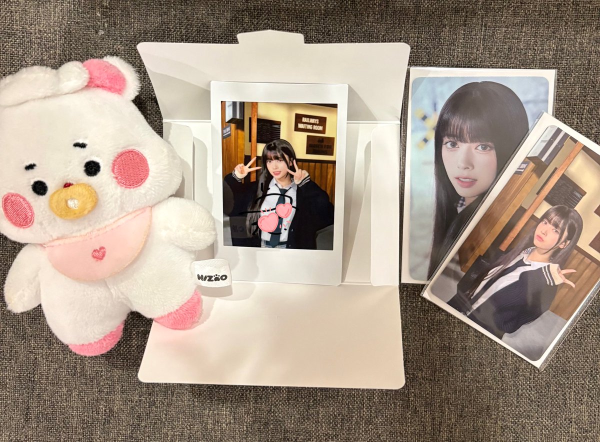 初めてのサイン入りチェキは、 リマちゃんでした❤️✨ 前髪ありのリマ