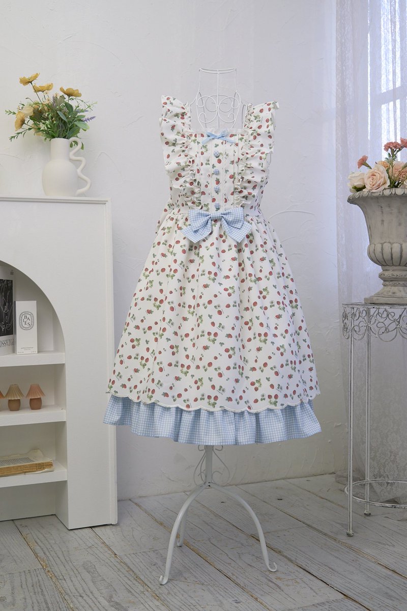 ストロベリーピクニックジャンパースカート🧺🌱 ご予約受付期間終了