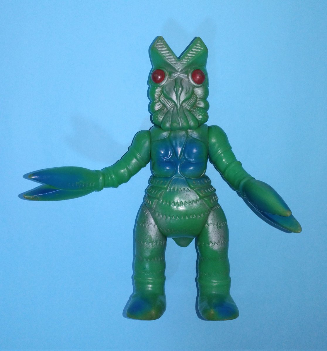 ブルマァク・バルタン星人の当時物です。マルサン版より塗装が残って