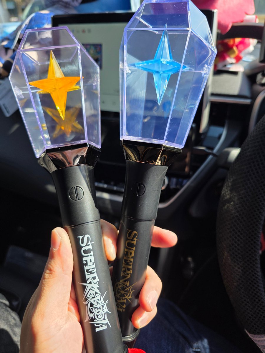 武道館のペンライトと色違い