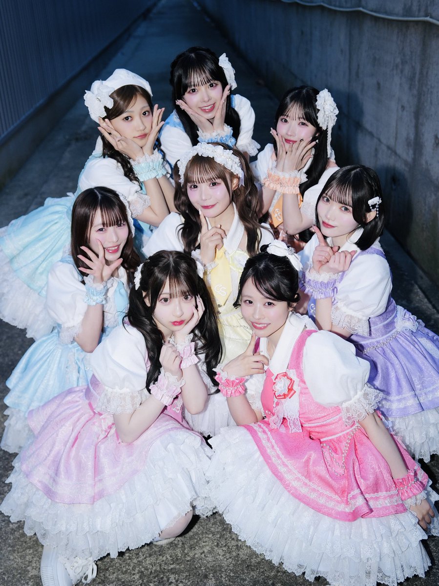 初めて衣装にネクタイが付いたよ🌸 💛古澤里紗❤️佐野愛花 💚板倉可奈