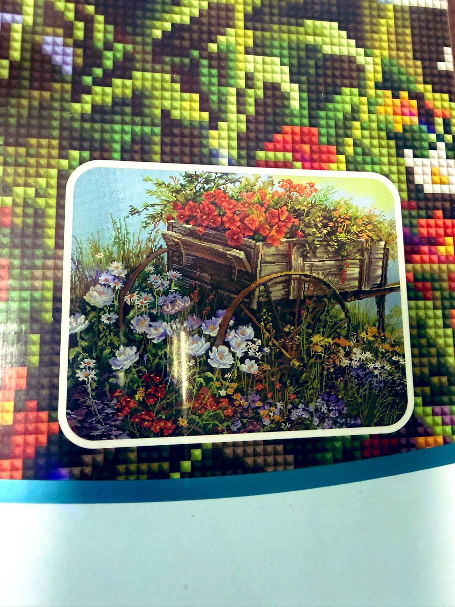 ぴょんにゃん@ダイヤモンドアート、ミニチュアドールハウス、刺繍垢