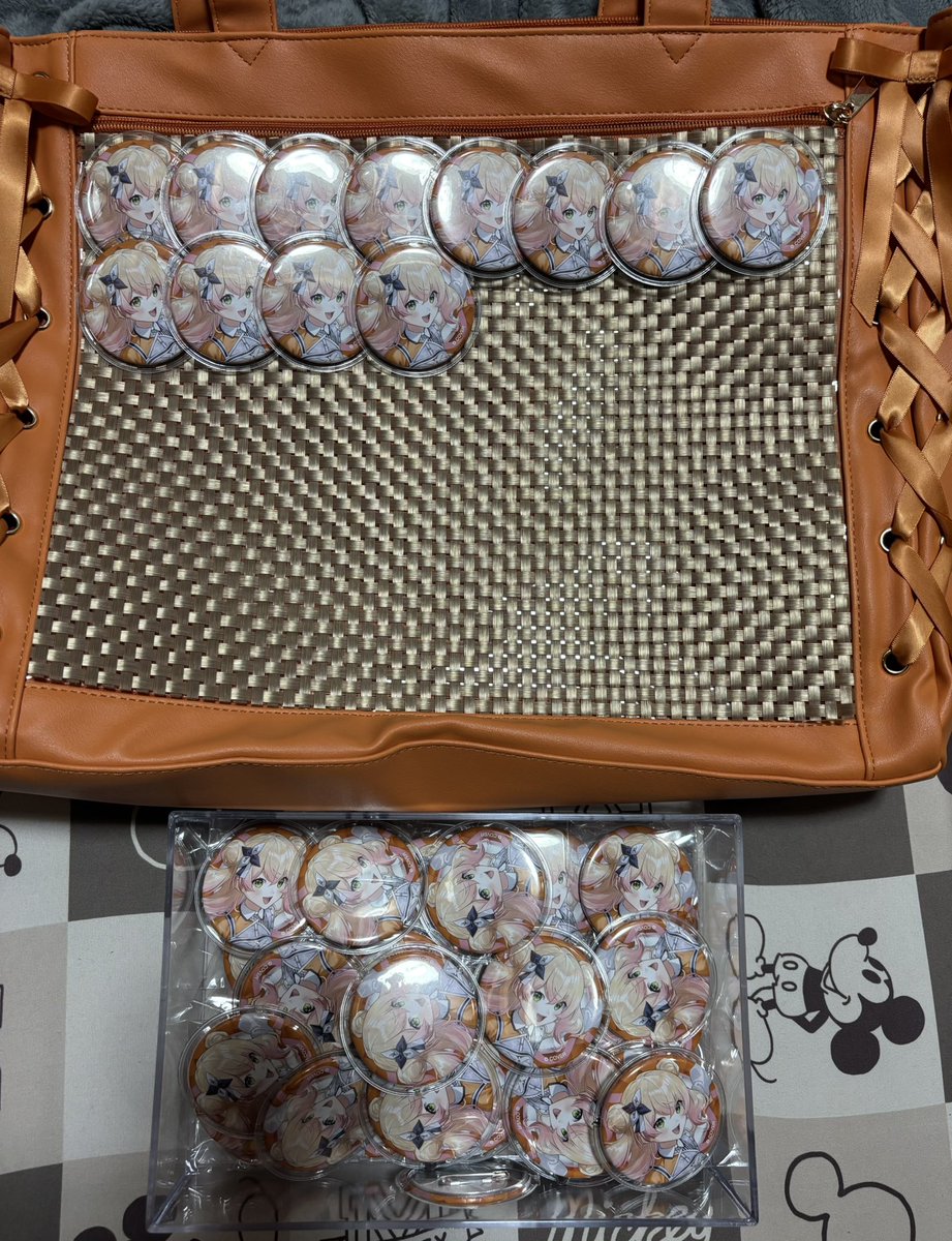 人生初の痛バを組んでるんだけど わからないことだらけでホントに大変