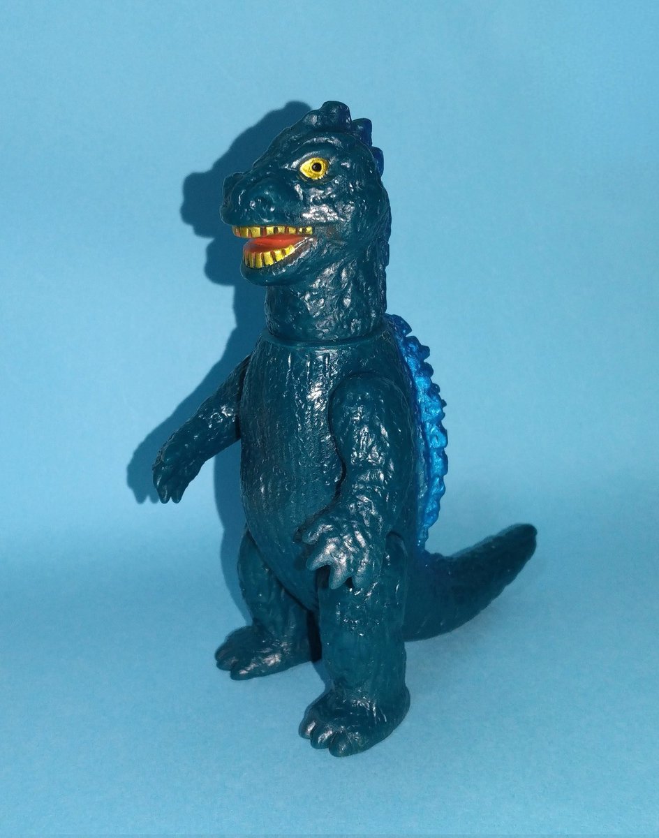 04年にM1号から復刻されたブルマァクのゴジラ・ミニサイズ（画像左