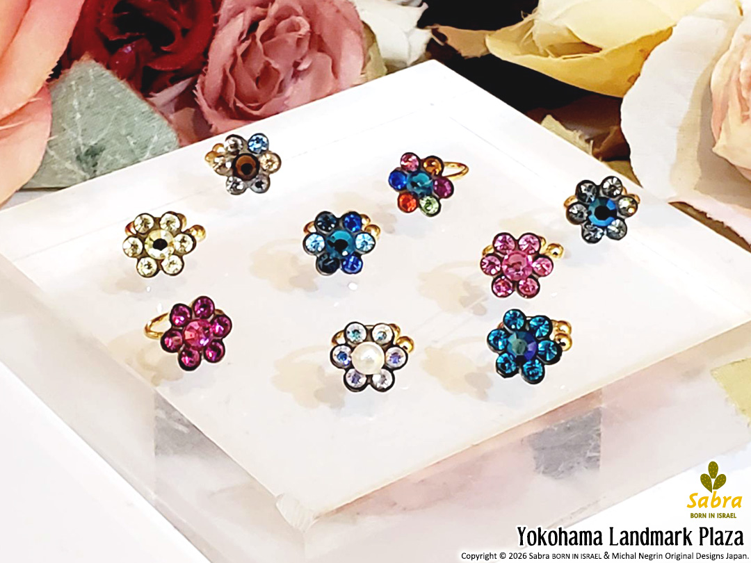 ローズモチーフも登場🌹✨ 着けるだけでおしゃれ度アップのイヤーカフ