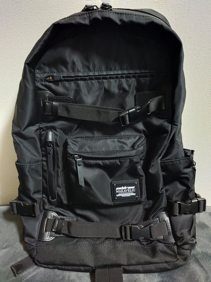 バイオ9の最初でグレースが背負っているリュック 俺が愛用してるマキャ