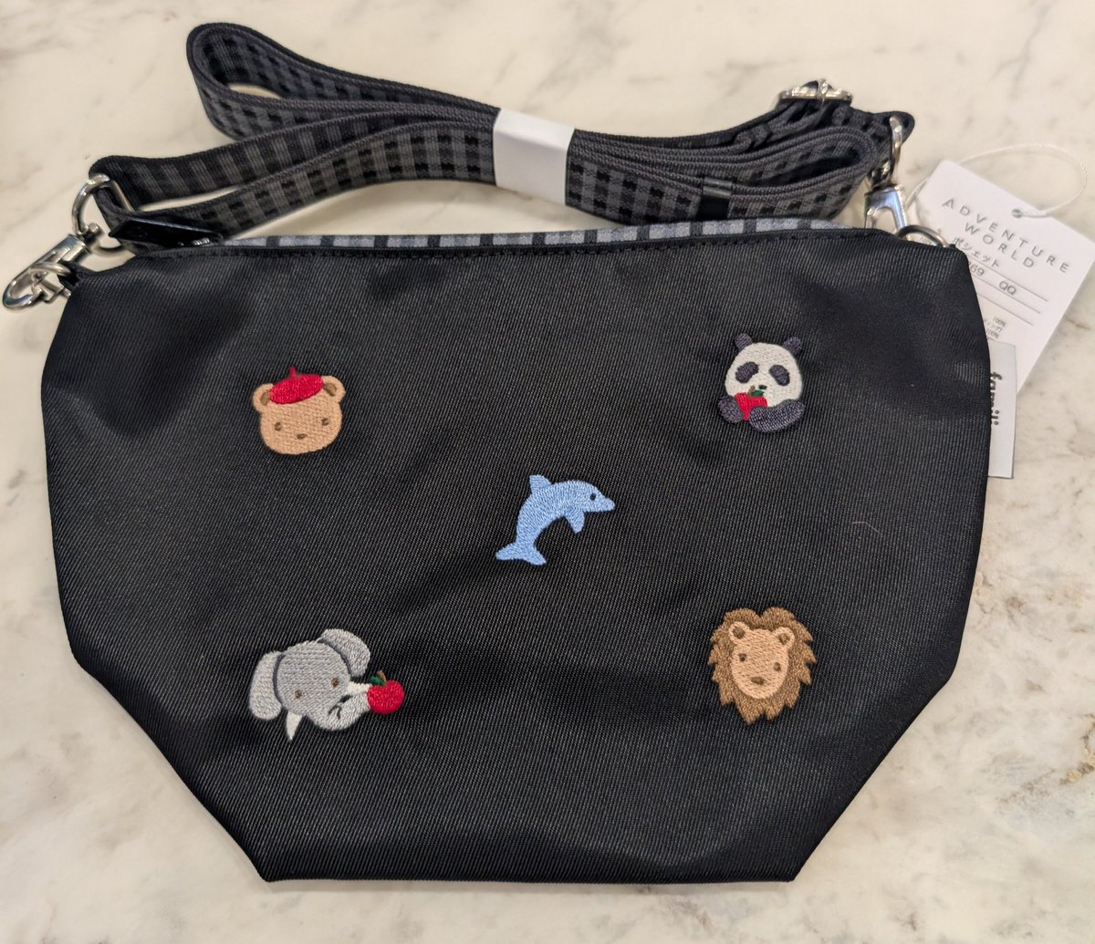 アドベンチャーワールドのFamiliaとのコラボポシェットがあり、つい