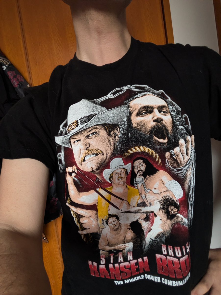 超獣ミラクルパワーコンビTシャツ着て仕事頑張ります