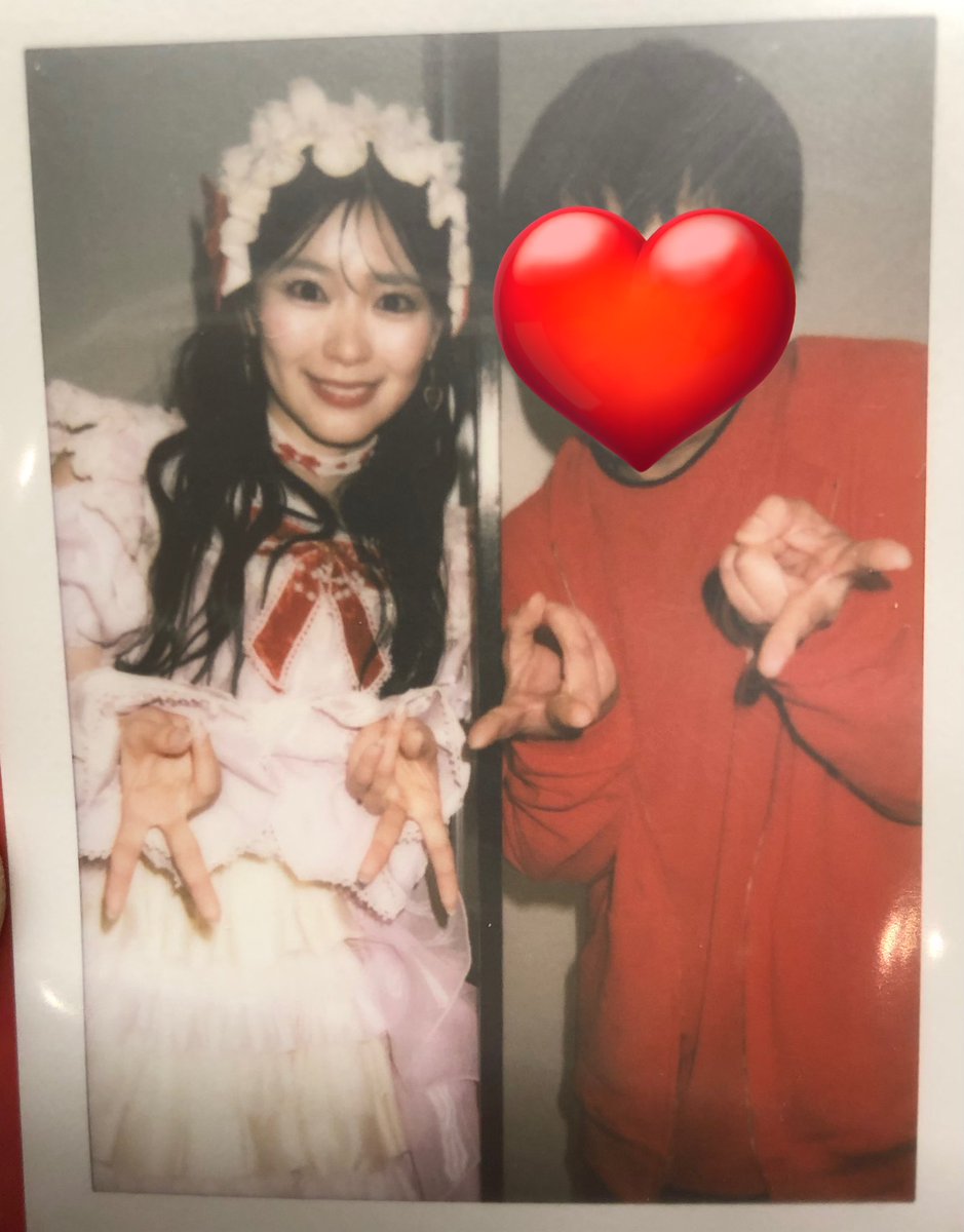 初ひとちゃんとのチェキ行ってきました❤️ ブース入ったら久しぶり