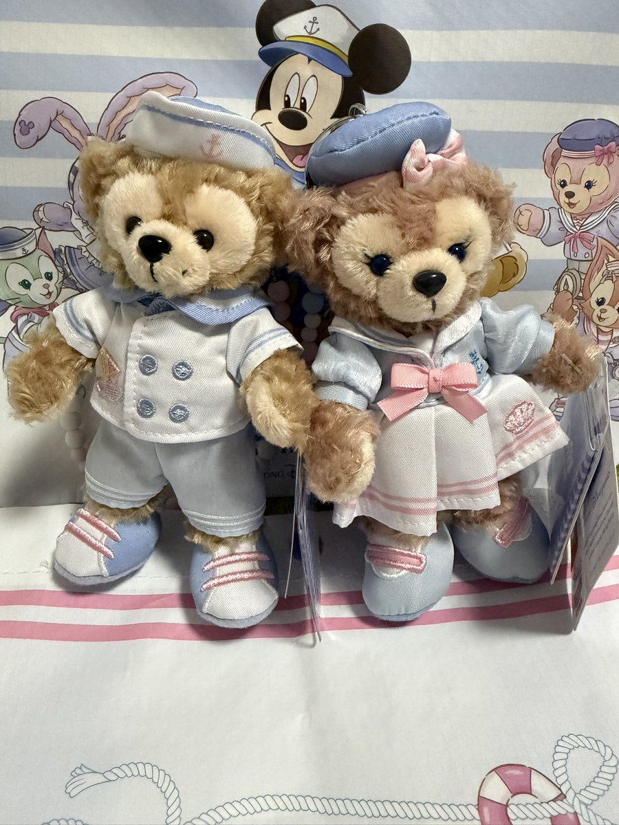 空港の制限区域内の香港ディズニーのショップで目があってしまった