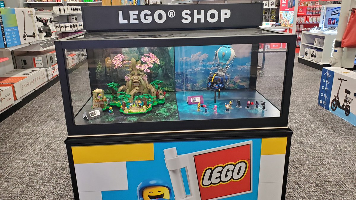 Zelda Deku Tree Lego display spotted in the wild at Best Buy today