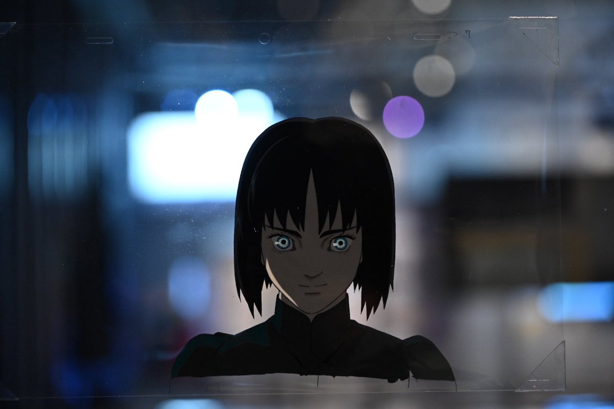 眼福。ネットは広大だわ。 セル画の展示、額装せず透過させて見せて