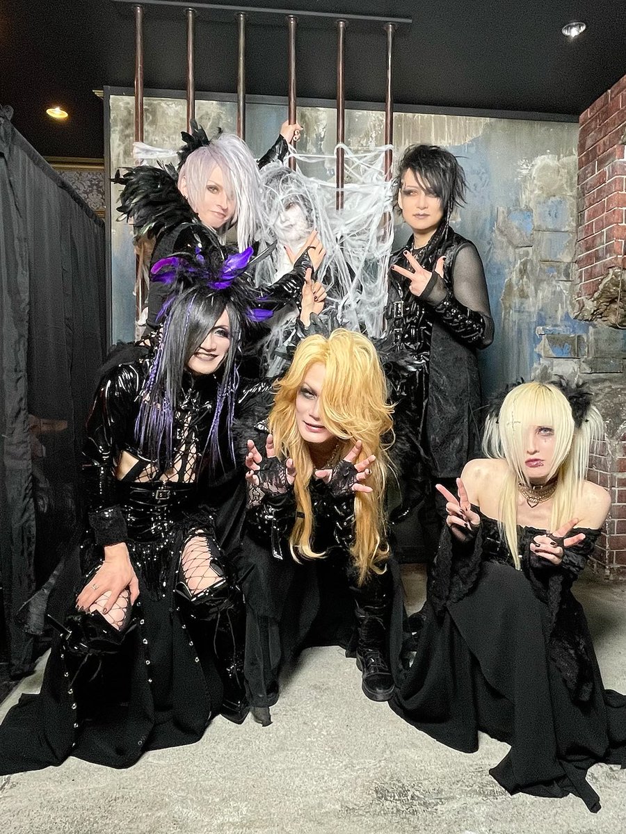 Zeke Deux / La'veil MizeriA ☪ 渚月 (@ZekeDeux_Nazuki) / Posts / X