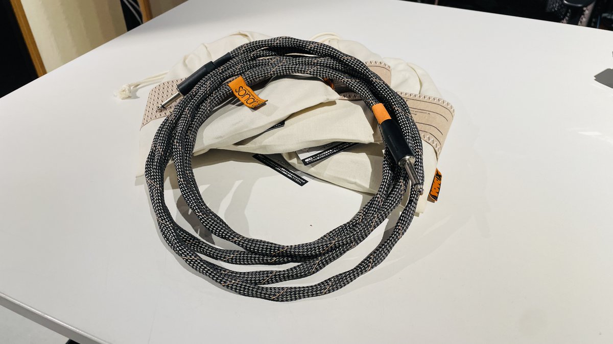 VOVOX シールドが特価！】 楽器の音をそのまま伝える高品質ケーブル